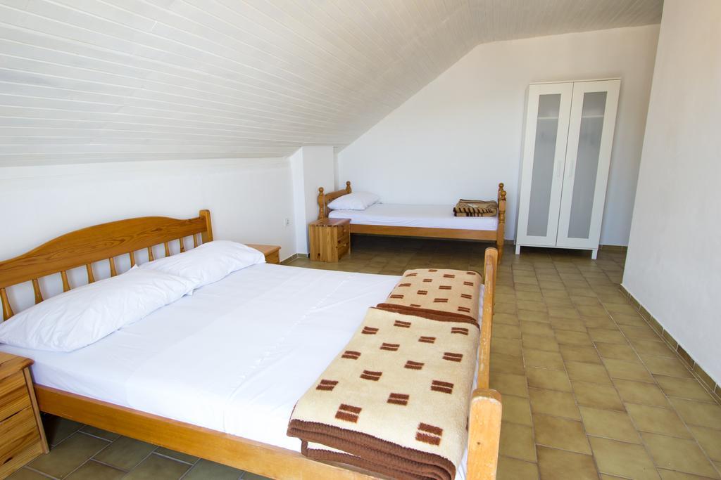 St. Roko Guest House Доня Ластва Екстериор снимка