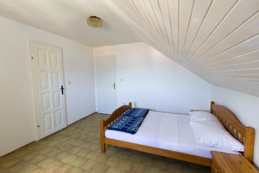 St. Roko Guest House Доня Ластва Екстериор снимка